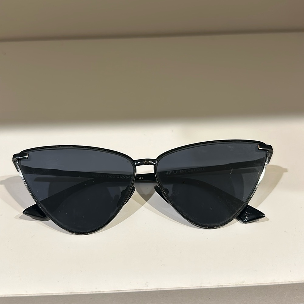 Cat eye le specs luxe